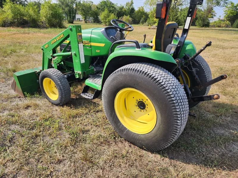 John Deere 4300 Compact Utility Tractor w/ Loader, view 7