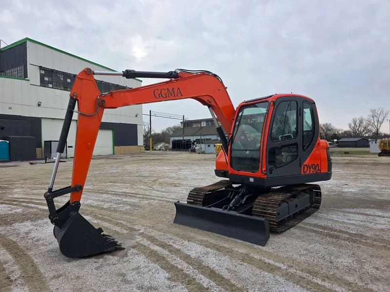 GGMA DY90 Compact Track Excavator w/ Bucket, primary view