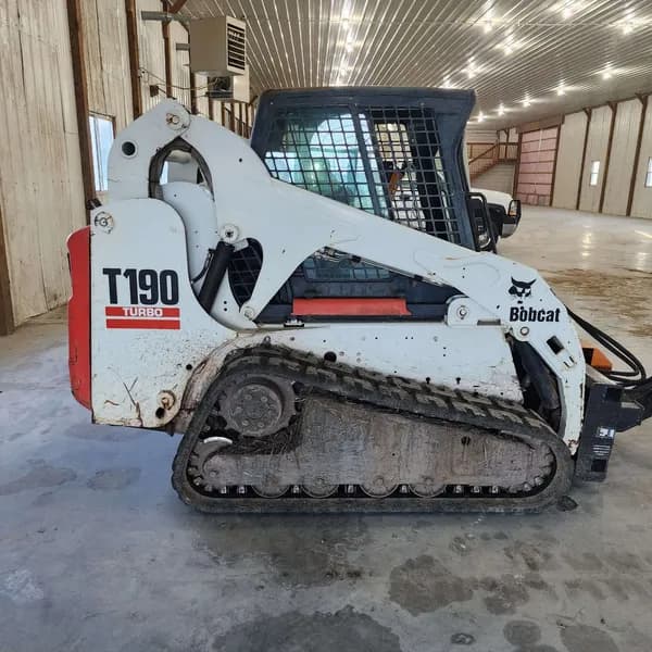 Bobcat T190 Turbo Compact Track Loader, primary view