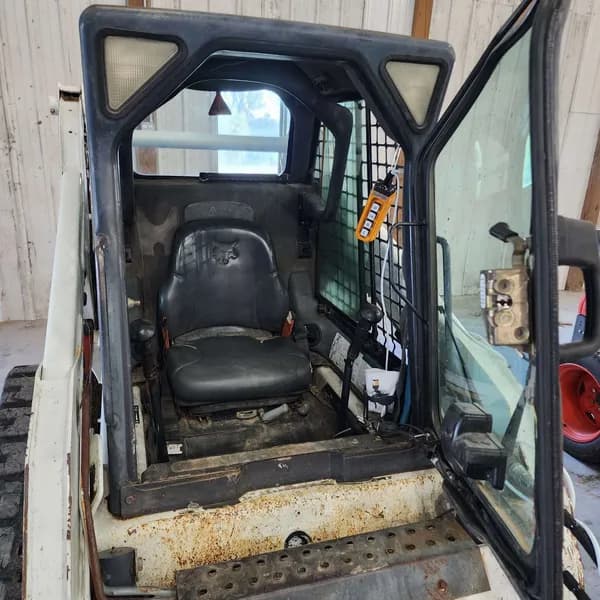 Bobcat T190 Turbo Compact Track Loader, interior view