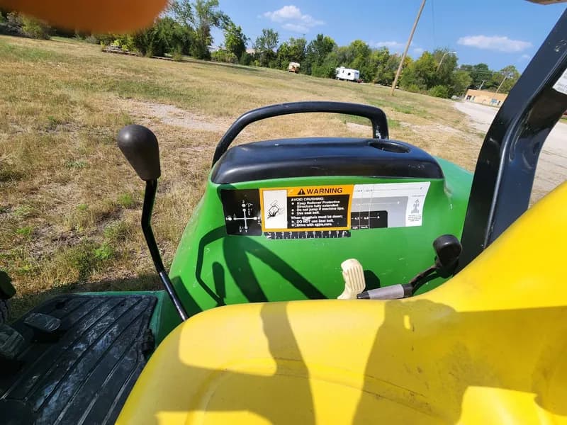 John Deere 4300 Compact Utility Tractor w/ Loader, view 8