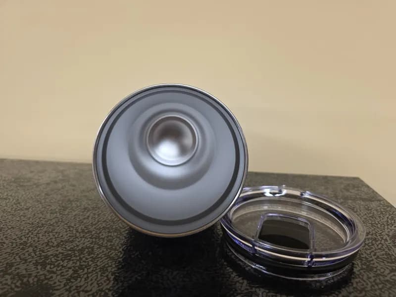 Equipbid Insulated Tumbler with Lid 30oz - Yeti Style, close-up view