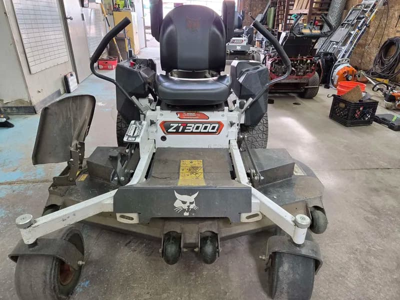 Bobcat ZT3000 Zero-Turn Radius Mower. Starts and Runs. 126.4 Hours., rear view
