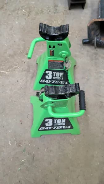 Daytona 3 Ton Heavy Duty Floor Jack (Pair), primary view