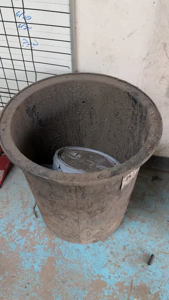 Large Concrete Mixing Drum Bucket w/ Lid, primary view