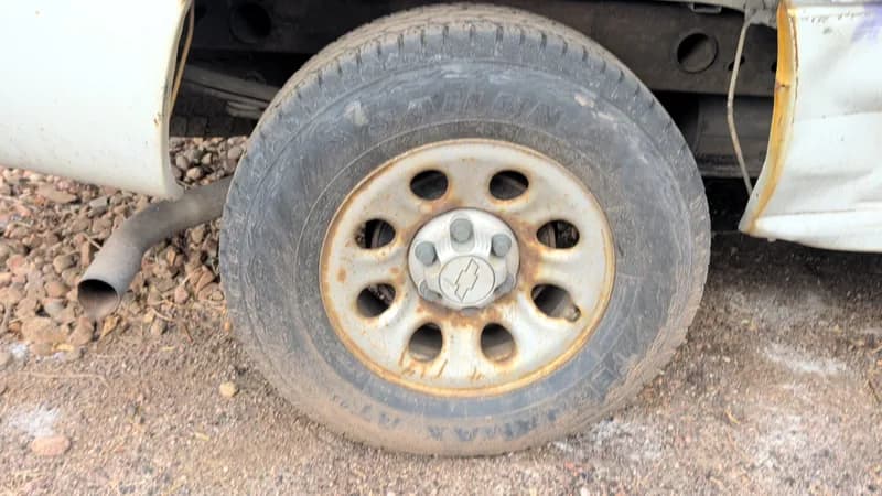 2006 Chevrolet Silverado 1500 4x4 – 4.8L V8 – Needs Battery – Running Condition Unverified, view 13