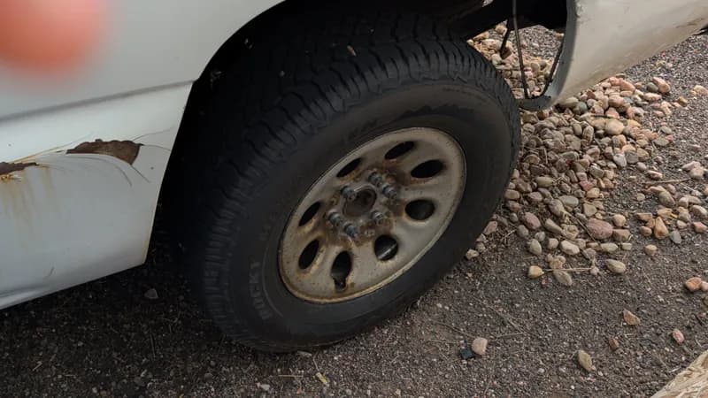 2006 Chevrolet Silverado 1500 4x4 – 4.8L V8 – Needs Battery – Running Condition Unverified, view 16