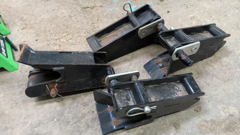 Heavy-Duty Skid Steer Quick-Attach Bucket Couplers (4 pc), side view