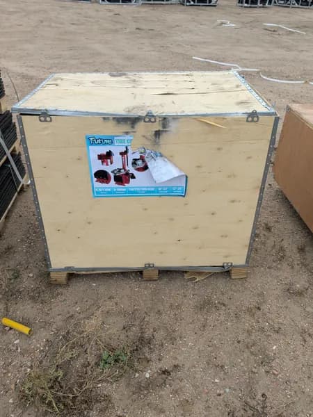 Future Tire Changer Model FT-BTJ10 Machine, primary view
