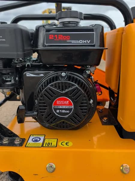 C90T Plate Compactor w/ 212cc Ducar Engine, close-up view